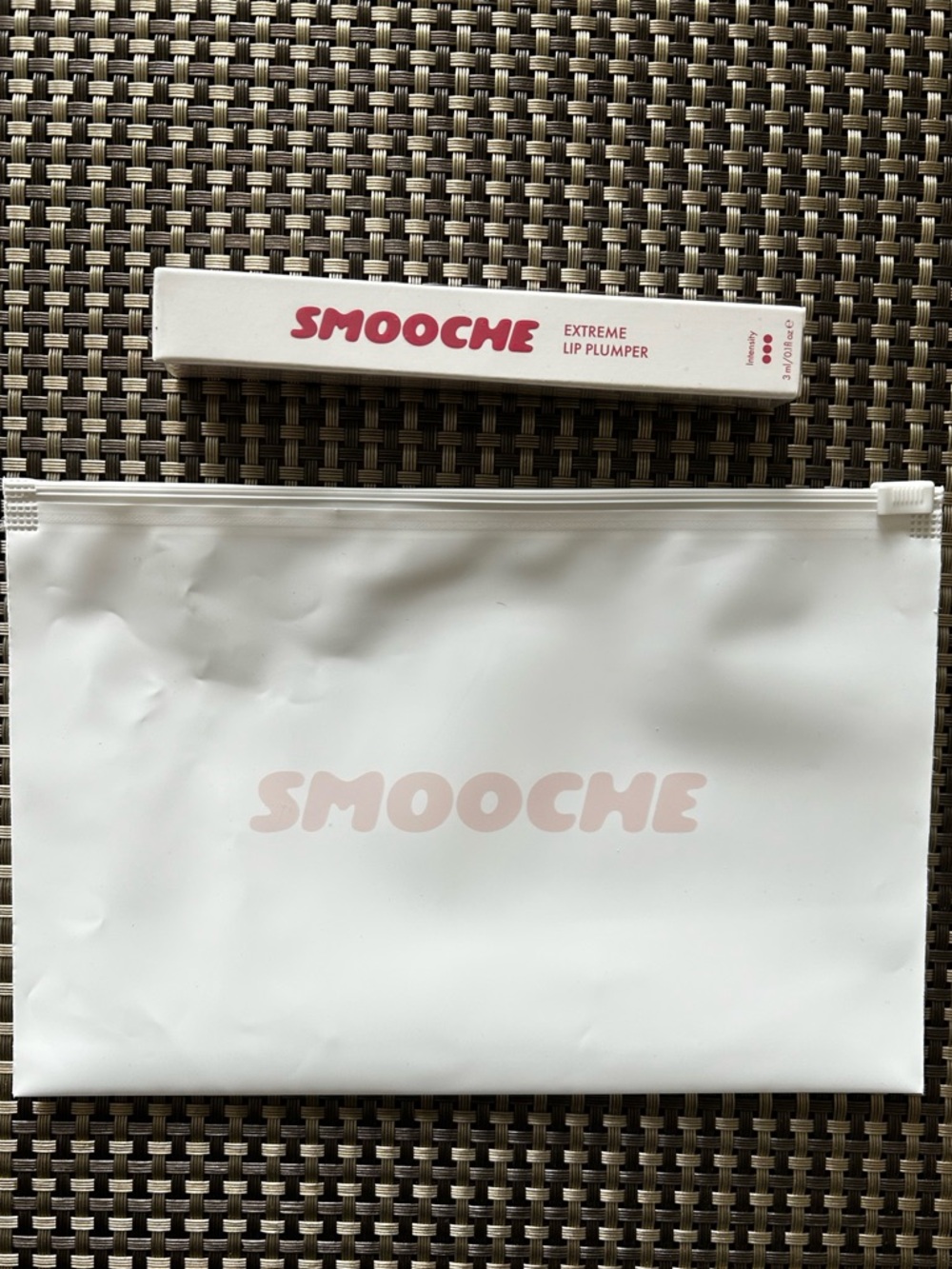 NIB Smooche Hydrating Extreme Lip Plumper — Clear with Free Make-up Bag